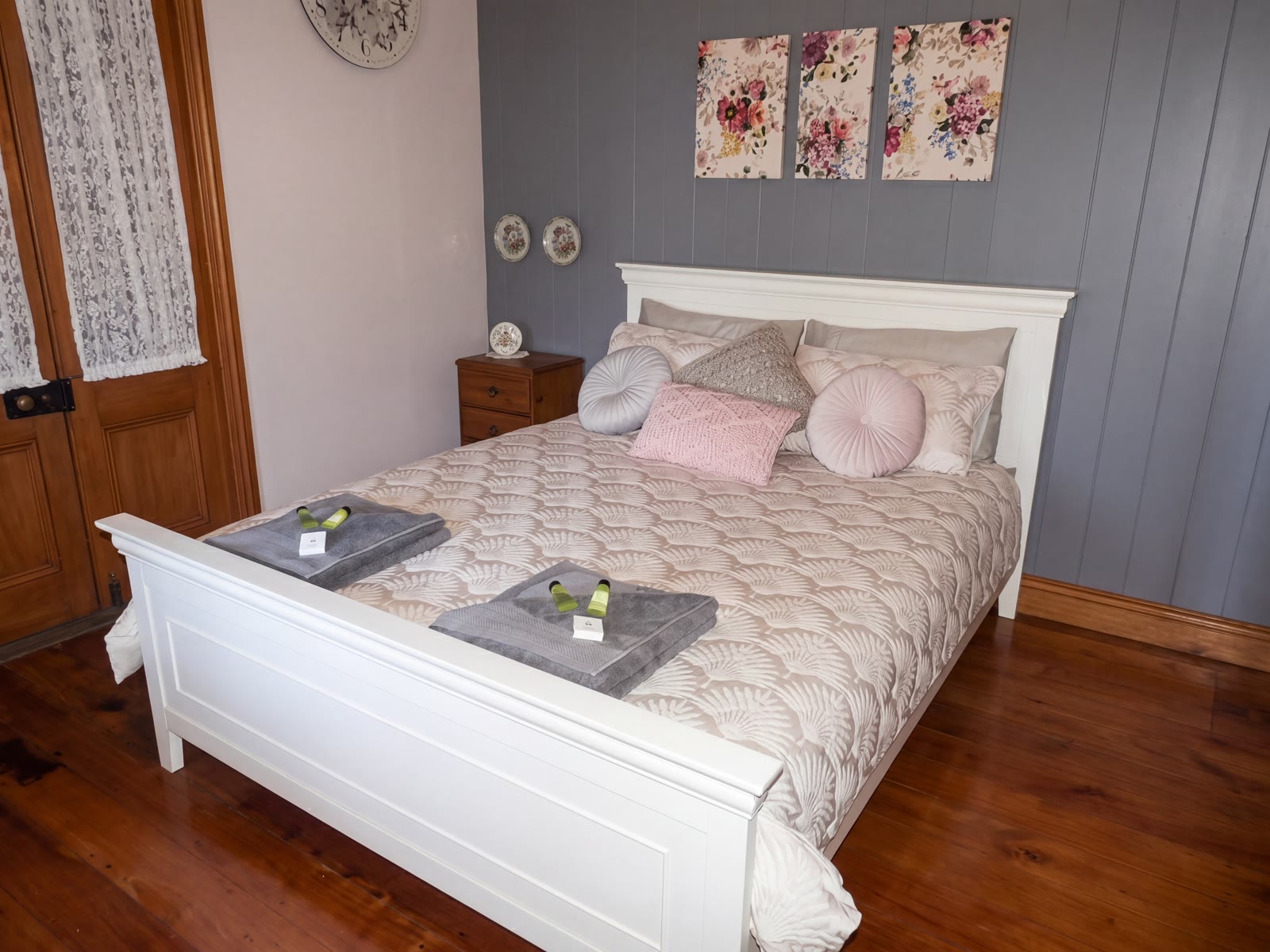 A cosy, comfortable guest bedroom